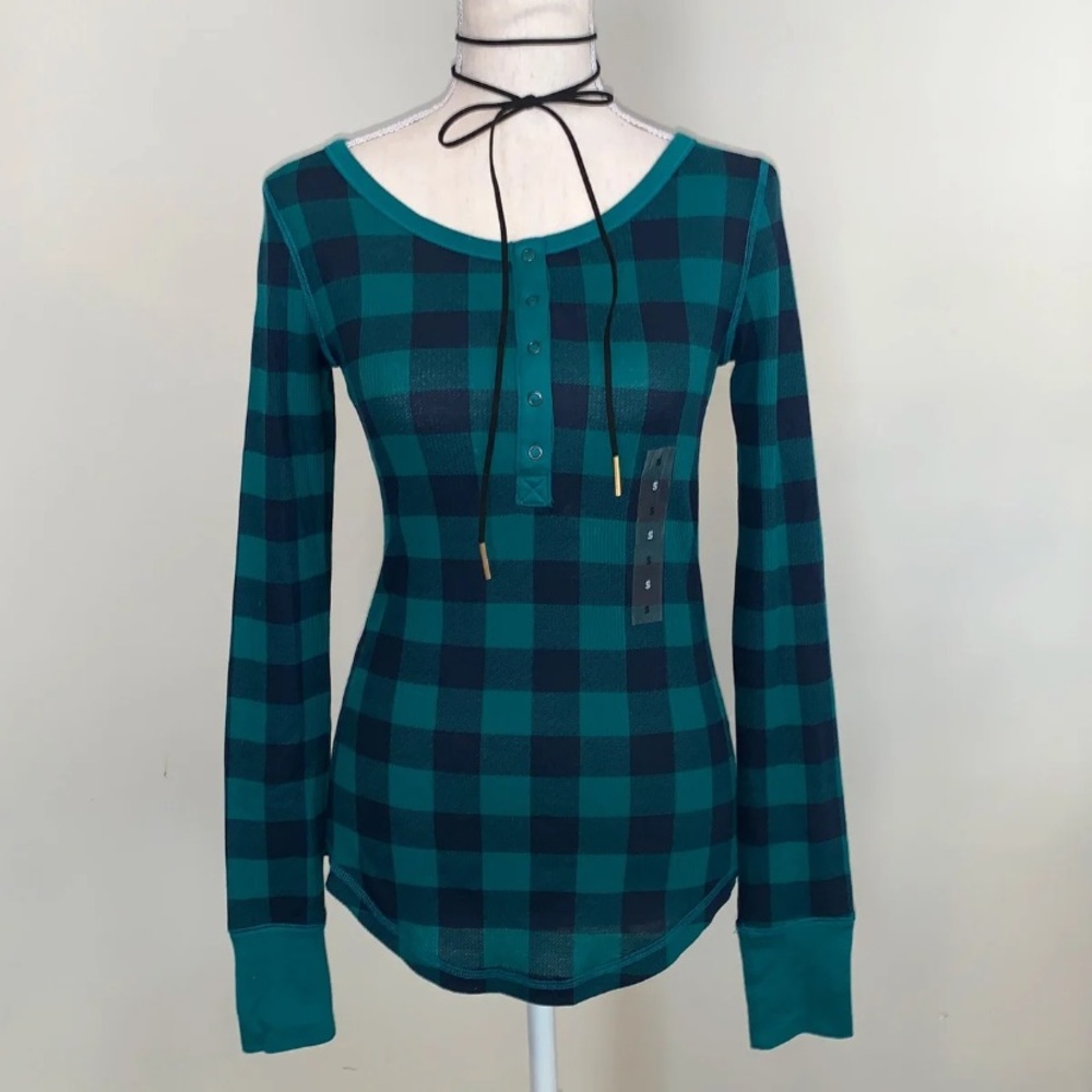 NWT SM Teal & Blue Thermal Top